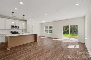 564 W Wilson Ave, Mooresville, NC 28115 - Photo 2