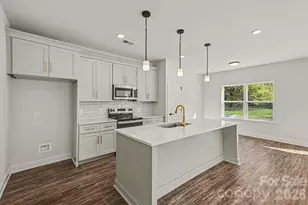 566 W Wilson Ave, Mooresville, NC 28115 - Photo 6