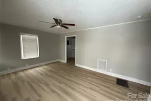 2431 Carmine St, Charlotte, NC 28206 - Photo 2