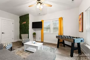 648 W End Dr, Charlotte, NC 28208 - Photo 8