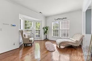 9775 Mallard Glen Dr, Charlotte, NC 28262 - Photo 2