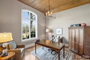 104 Crest Ct, Matthews, NC 28104 - Photo 6