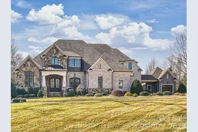 104 Crest Court, Matthews, NC 28104 - Photo 1