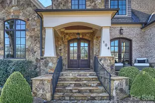 104 Crest Ct, Matthews, NC 28104 - Photo 2