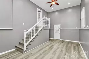 8101 Kerrybrook Cir, Charlotte, NC 28214 - Photo 2