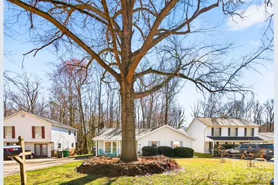 5620 Running Wood Lane, Charlotte, NC 28215 - Photo 4