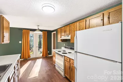 5620 Running Wood Lane, Charlotte, NC 28215 - Photo 16