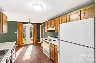 5620 Running Wood Ln, Charlotte, NC 28215 - Photo 16