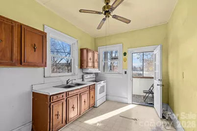 1011 Ashe Avenue NW, Lenoir, NC 28645 - Photo 16