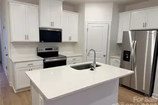 8112 Hidden Spgs Trl, Charlotte, NC 28216 - Photo 12