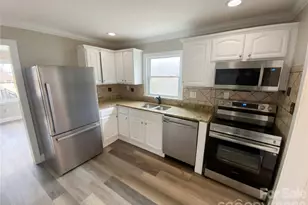 2122 Kilborne Dr, Charlotte, NC 28205 - Photo 2