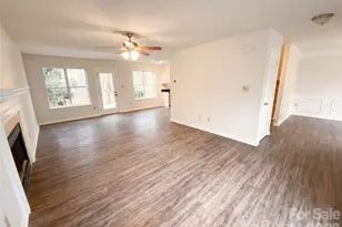 5719 Rocbridge Ln, Charlotte, NC 28208 - Photo 6