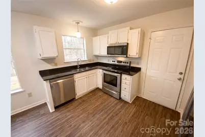 5719 Rocbridge Lane, Charlotte, NC 28208 - Photo 2