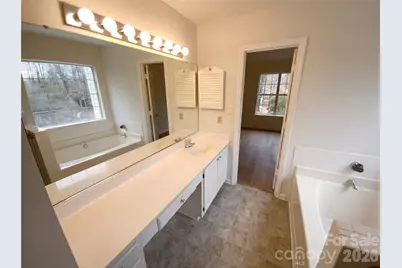 5719 Rocbridge Lane, Charlotte, NC 28208 - Photo 22