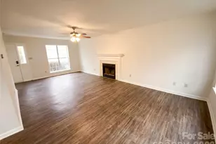 5719 Rocbridge Ln, Charlotte, NC 28208 - Photo 10