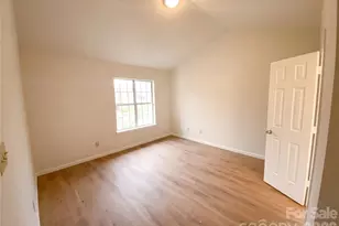 5719 Rocbridge Ln, Charlotte, NC 28208 - Photo 18