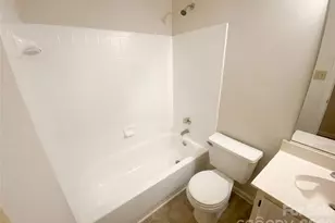 5719 Rocbridge Ln, Charlotte, NC 28208 - Photo 16