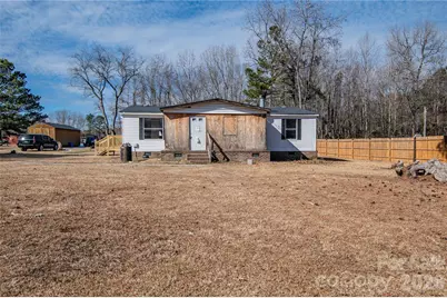 682 Grant Drive, Roanoke Rapids, NC 27870 - Photo 2