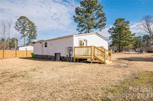 682 Grant Dr, Roanoke Rapids, NC 27870 - Photo 4