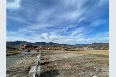 000 Max Metcalf Road, Swannanoa, NC 28778 - Photo 16