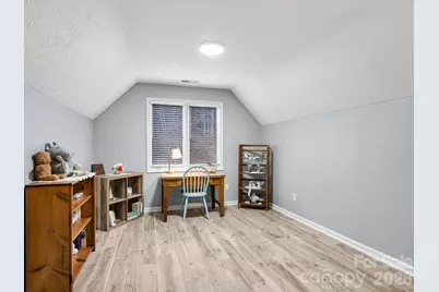 2208 E Cumming Woods Lane, Hendersonville, NC 28739 - Photo 22