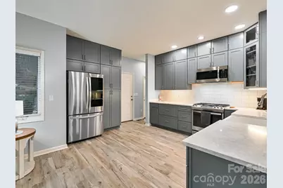 2208 E Cumming Woods Lane, Hendersonville, NC 28739 - Photo 2