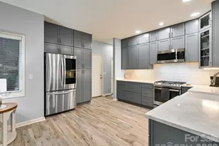 2208 E Cumming Woods Ln, Hendersonville, NC 28739 - Photo 2