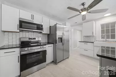 3410 25th Avenue NE, Hickory, NC 28601 - Photo 14