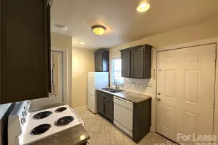 707 Grandin Rd, Charlotte, NC 28208 - Photo 2