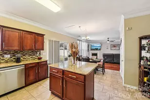 16343 Hayfield Rd, Charlotte, NC 28213 - Photo 12