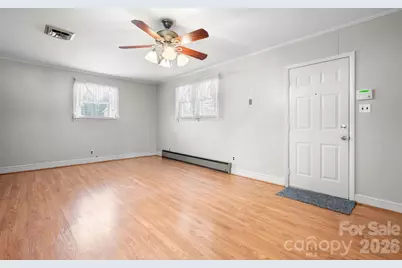 1802 33rd Street NE, Hickory, NC 28601 - Photo 2