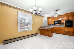 1802 33rd St NE, Hickory, NC 28601 - Photo 4