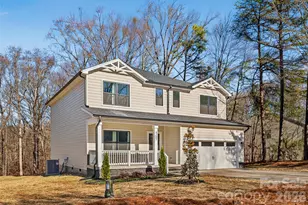 4207 Eagle Chase Dr, Charlotte, NC 28216 - Photo 2