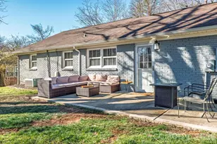 10305 Starwood Dr, Charlotte, NC 28215 - Photo 16