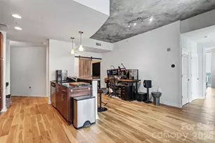 210 N Church St, Charlotte, NC 28202 - Photo 8