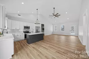 330 E Pine St, Maiden, NC 28650 - Photo 14