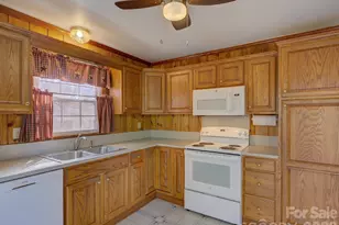 1933 Brookdale Ave, Charlotte, NC 28210 - Photo 10