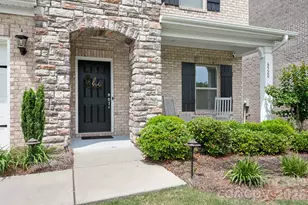 6520 Vizcaya Ct, Charlotte, NC 28226 - Photo 2