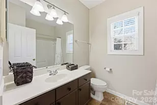 8526 Wren Creek Dr, Charlotte, NC 28269 - Photo 18