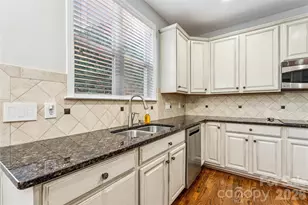 10205 Treetop Ln, Cornelius, NC 28031 - Photo 10