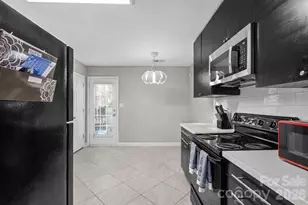 3325 Braden Dr, Charlotte, NC 28216 - Photo 16