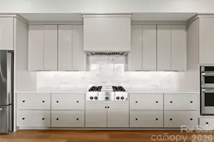 301 Dover Ave, Charlotte, NC 28209 - Photo 14