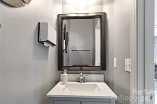 11818 Guildhall Ln, Charlotte, NC 28213 - Photo 18