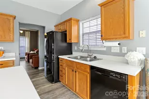 11818 Guildhall Ln, Charlotte, NC 28213 - Photo 16