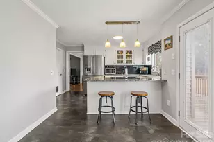 1570 Roddy Rd, Campobello, SC 29322 - Photo 10