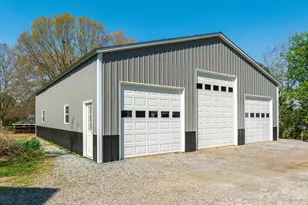 1570 Roddy Rd, Campobello, SC 29322 - Photo 36