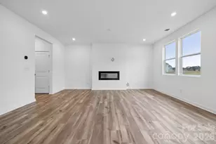 815 Olde England Dr, Lincolnton, NC 28092 - Photo 2