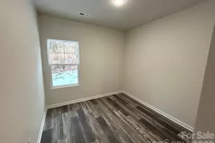 5155 Mark Dr NE, Hickory, NC 28601 - Photo 8