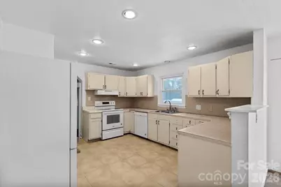 6721 Alanbrook Road, Charlotte, NC 28215 - Photo 10