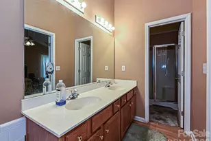 11726 Black Maple Ave, Charlotte, NC 28269 - Photo 14